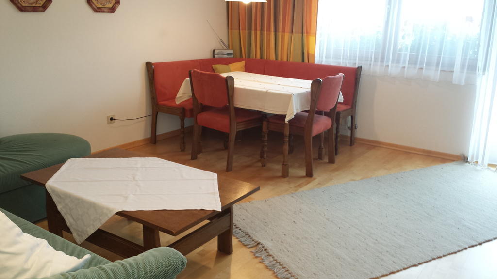 Haus Fichtenstamm Seefeld in Tirol Pokoj fotografie